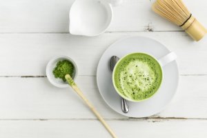 Té Matcha latte hecho en casa Recipe Image