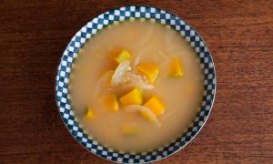 Sopa de miso con calabaza Recipe Image