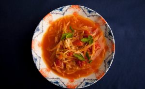 Sopa de Repollo Agridulce Recipe Image