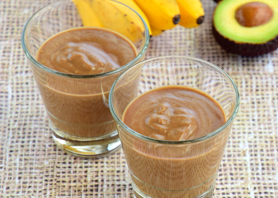 chocolate avocado smoothie with banana